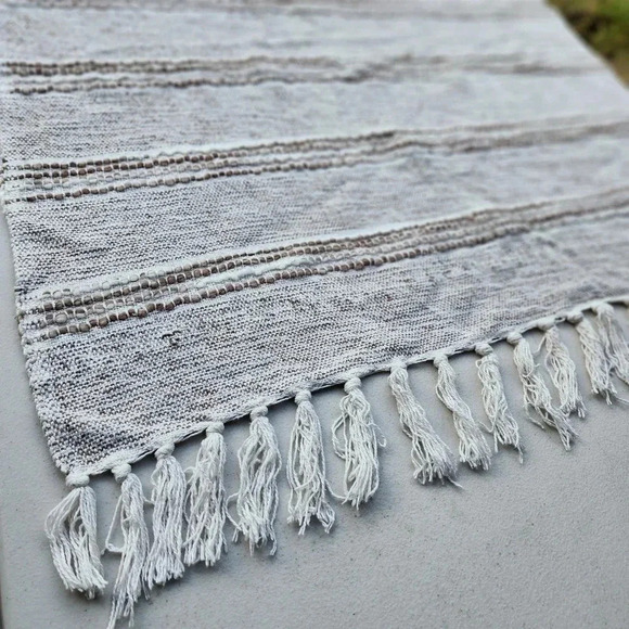 Celerie Kemble White & Gray Decorative Tapestry Mateo Throw India 50" x 60" - Picture 6 of 15